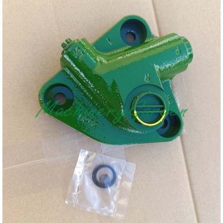 Tapa lado derecho John Deere serie 6000 6010
